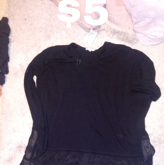 Clothes - Picture 6 of 11